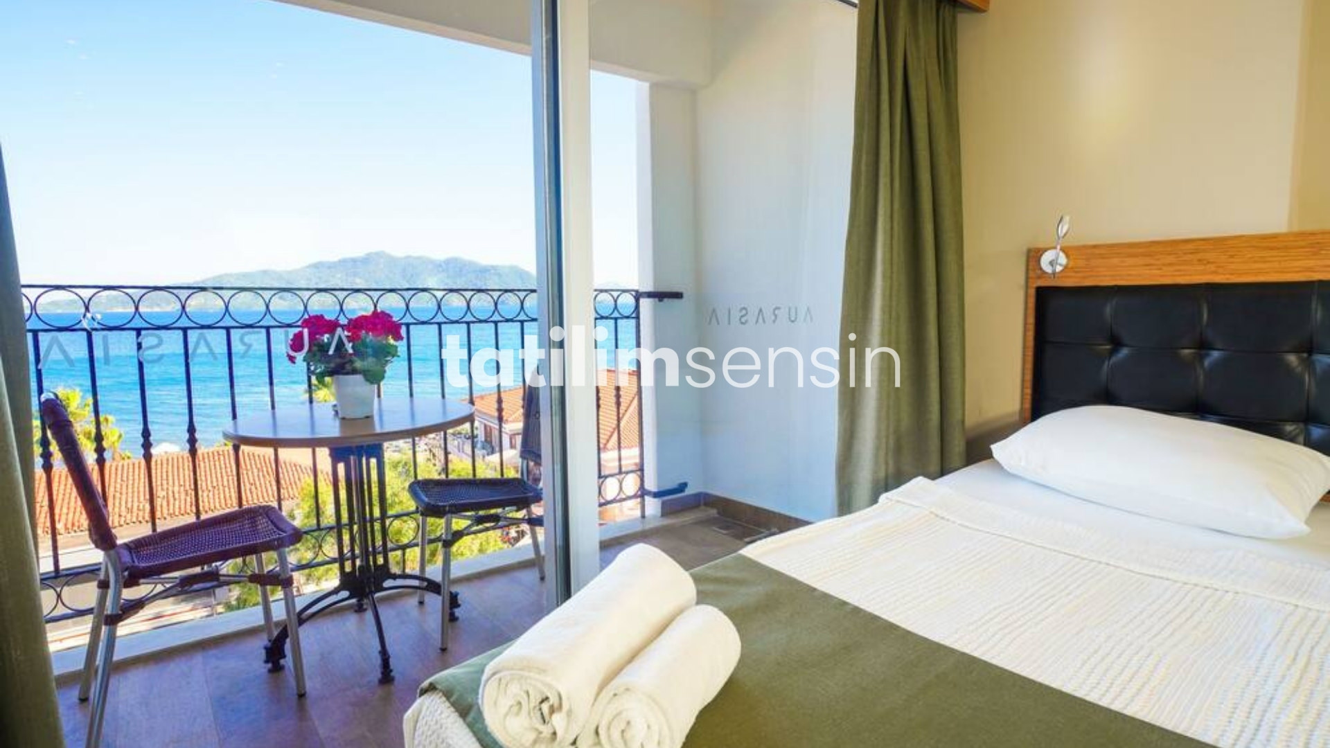 Aurasia Beach Hotel - 12