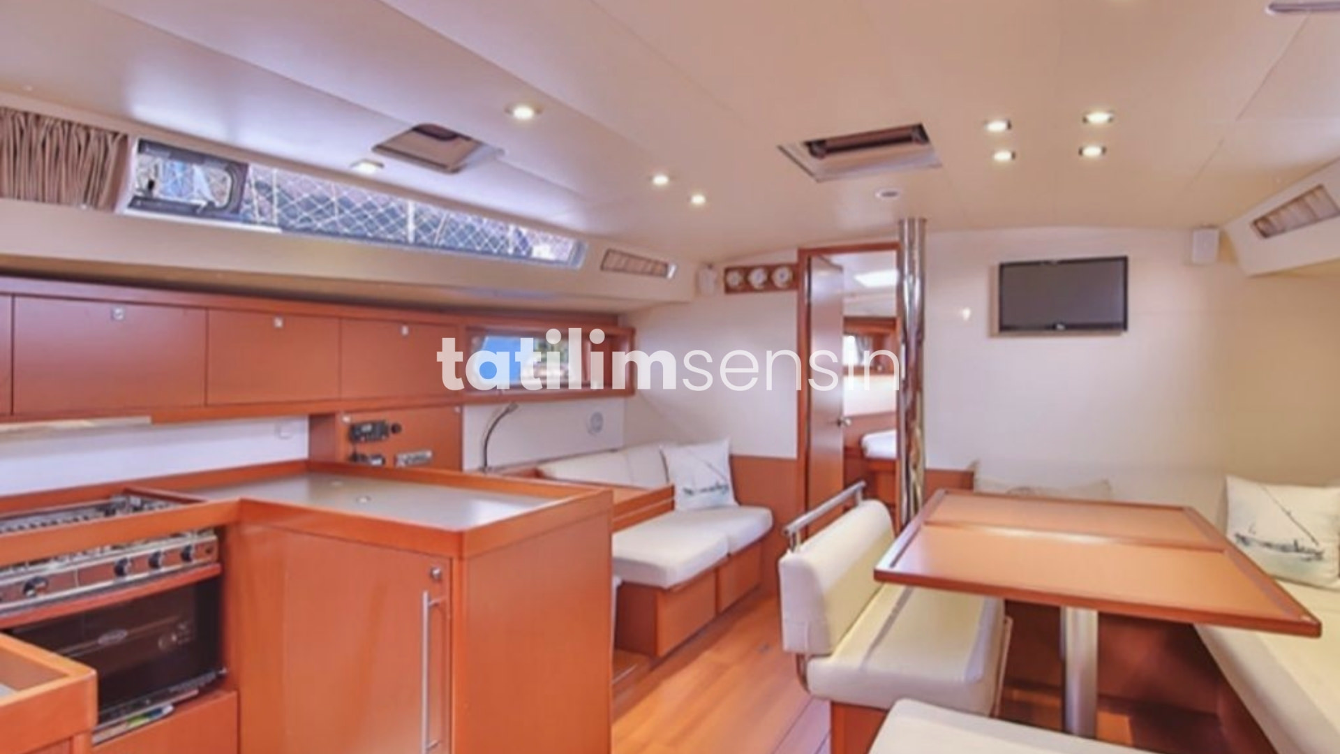 Tundra Beneteau Oceanis - 5