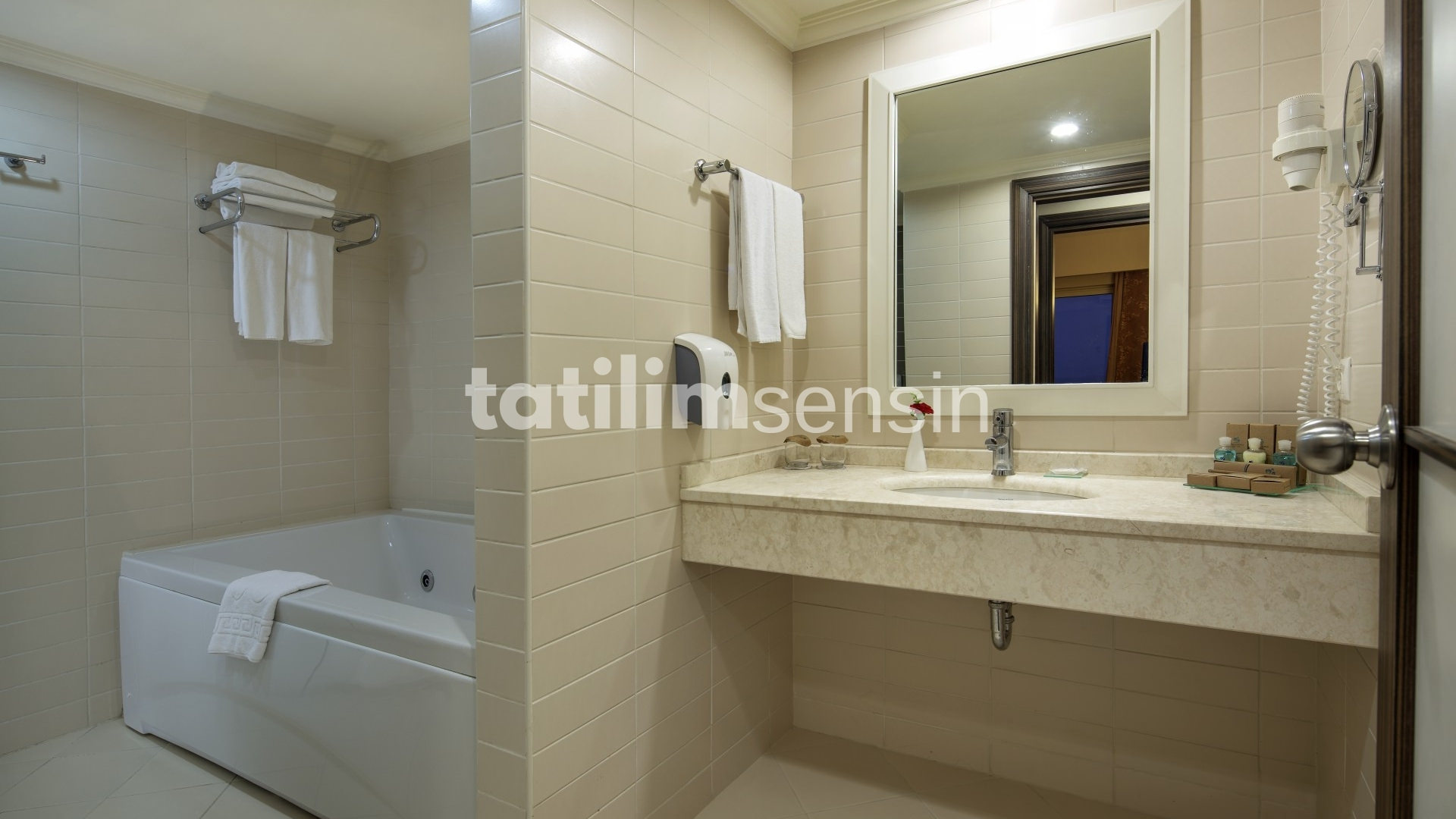 Crystal Family Resort Spa - 13