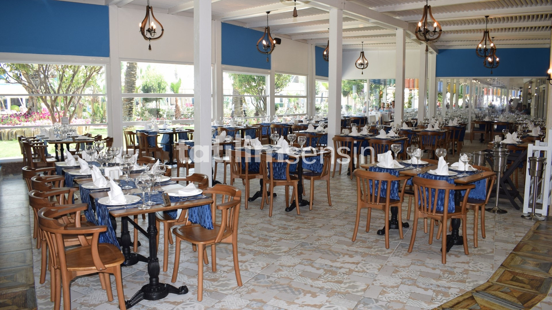 Crystal Admiral Resort Suites Spa - 12