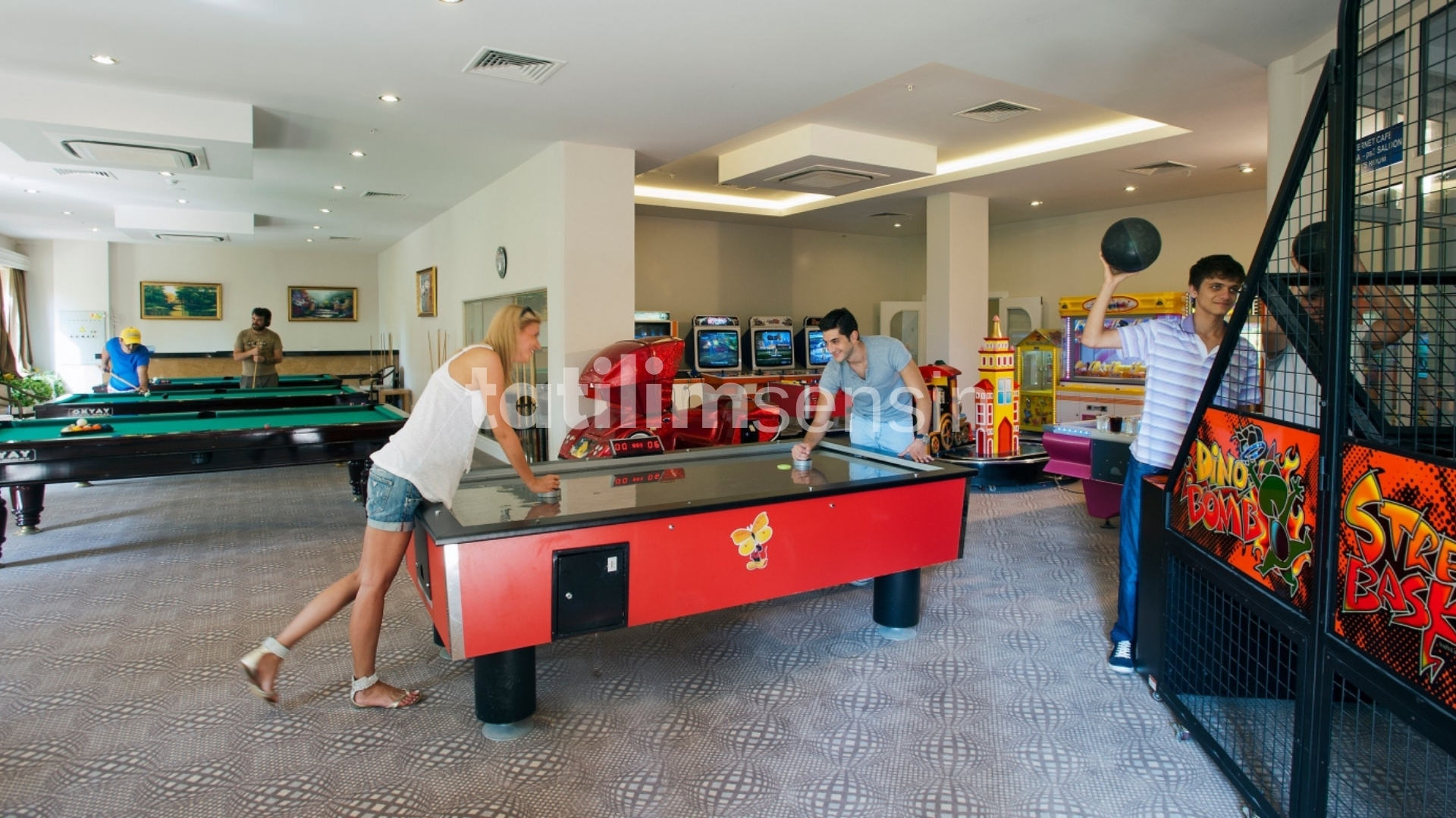 Crystal Tat Beach Golf Resort - 9