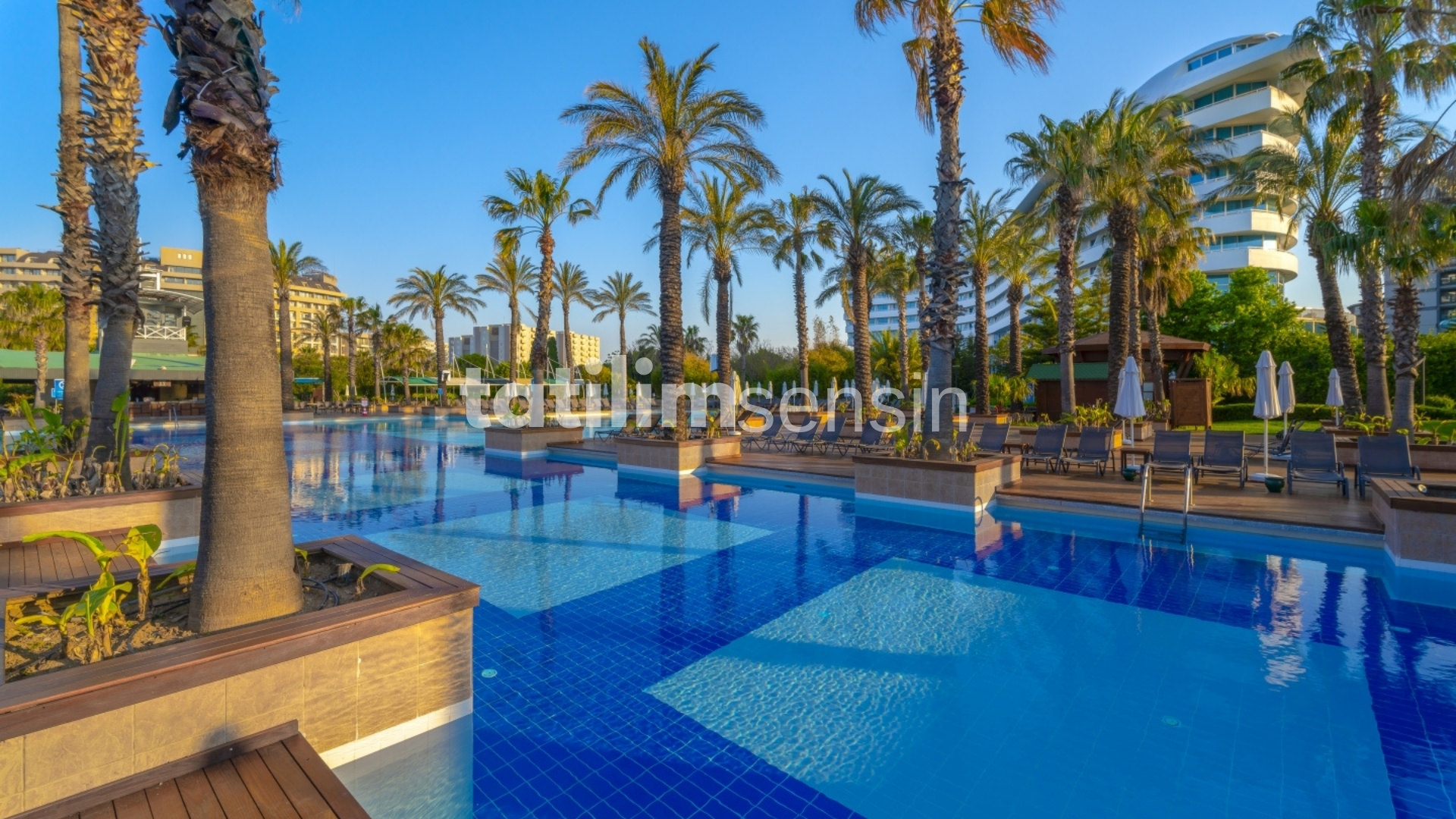 Concorde Deluxe Resort - 8