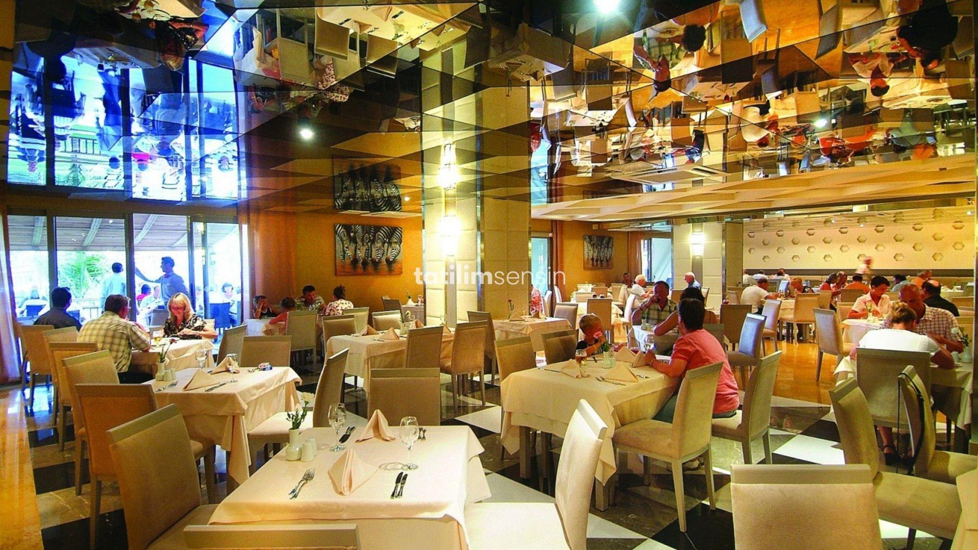 Royal Dragon Hotel - 6