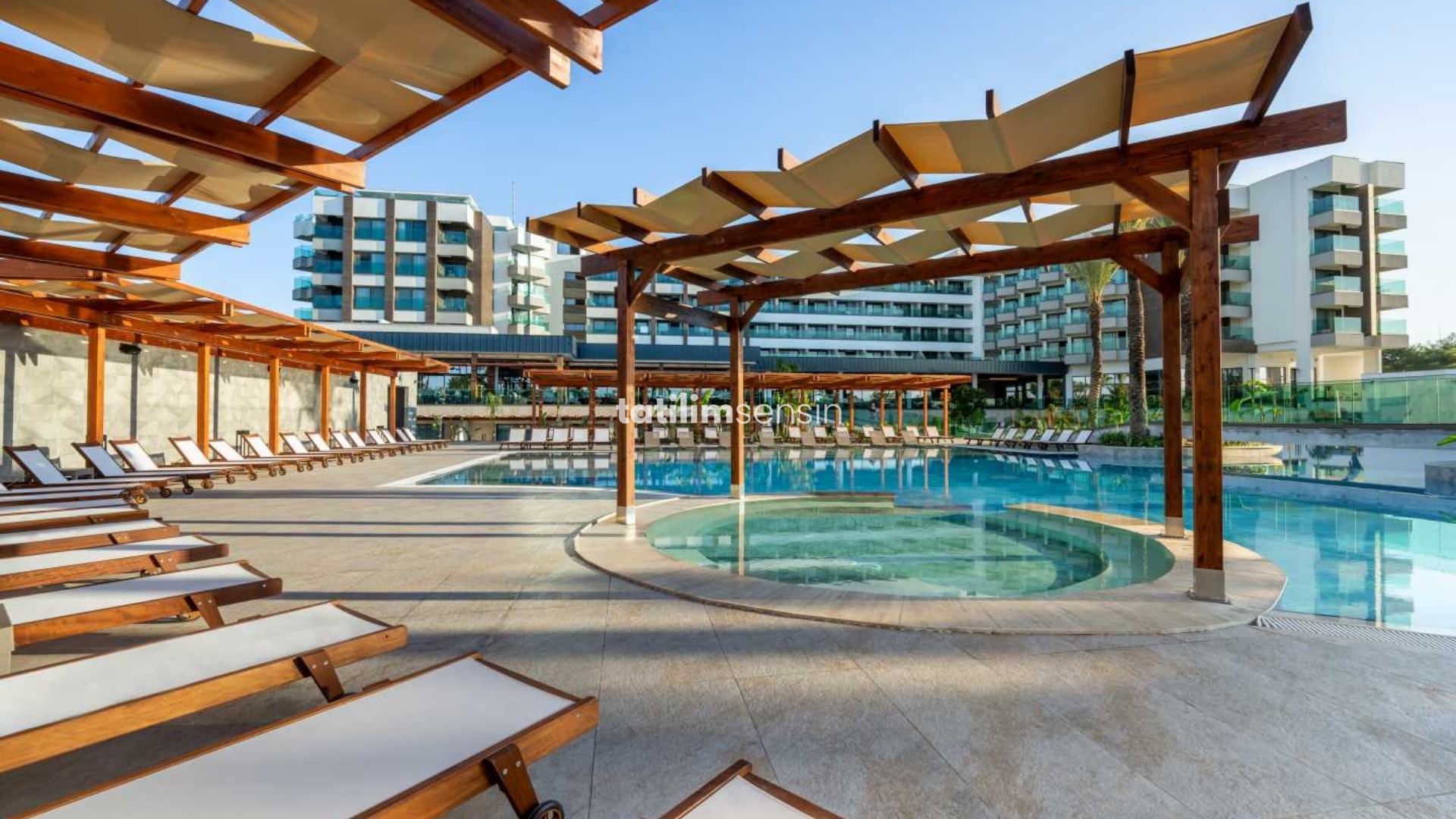 Süral Saray Hotel +16 - 4