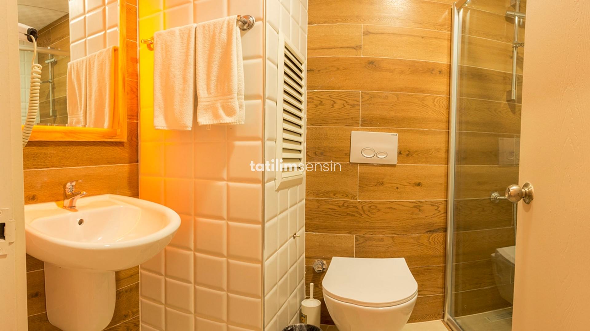 Rich Melissa Hotel - 8