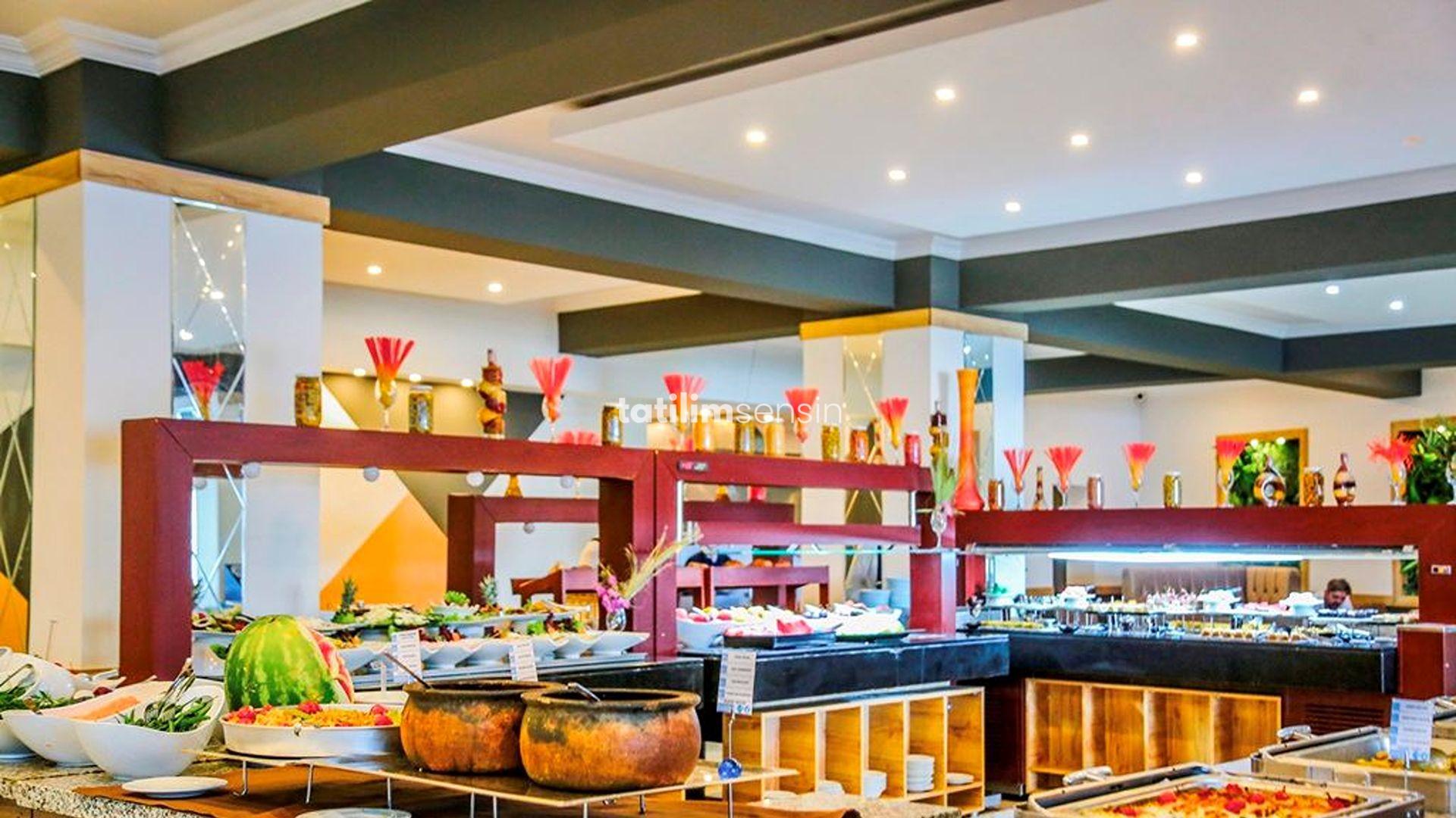 Tropical Deluxe Hotel - 7