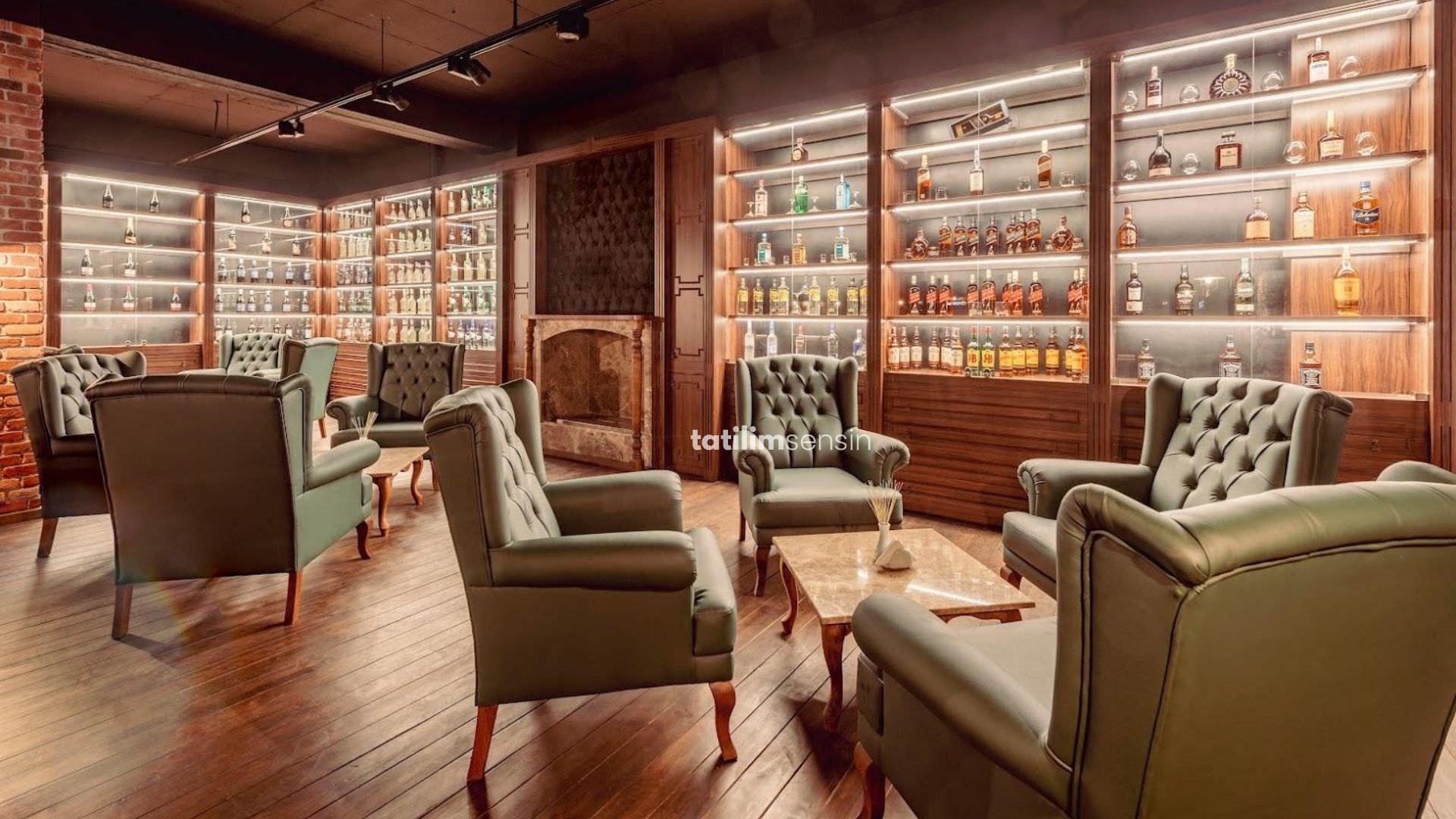 Novel Centre Point Hotel - 8