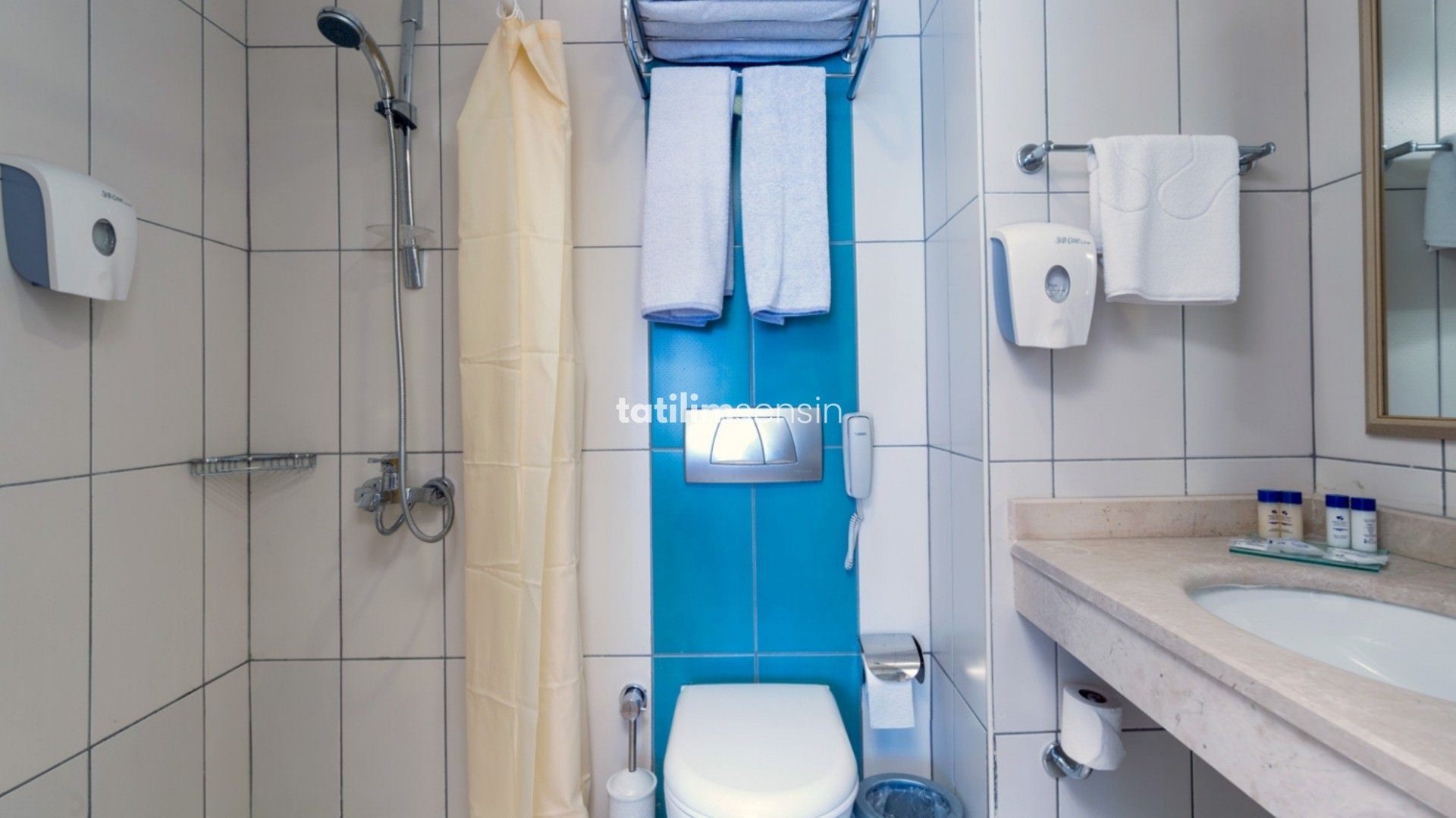 Crystal Boutique Beach Resort - 8