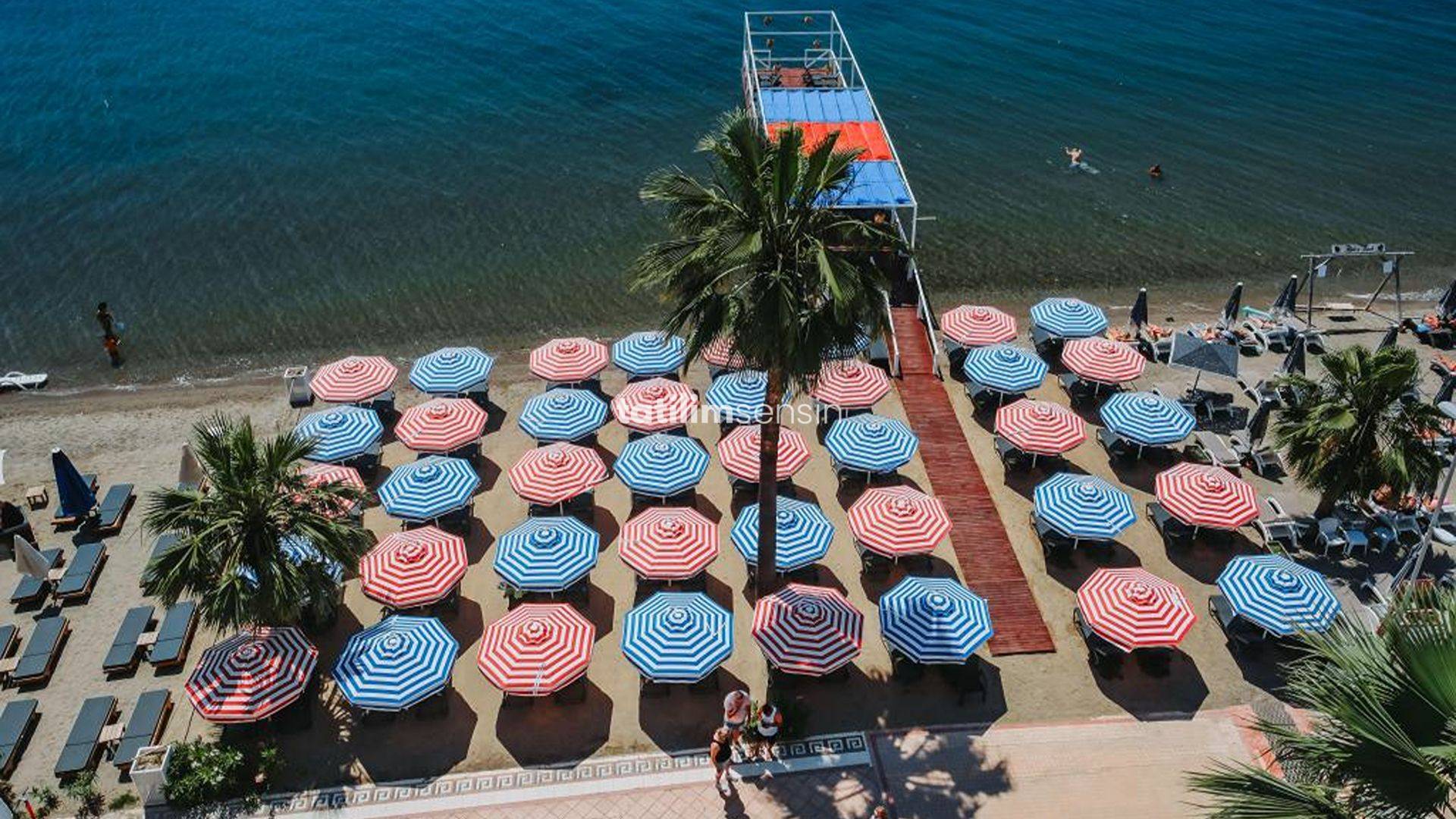 Honeymoon Beach Hotel - 3