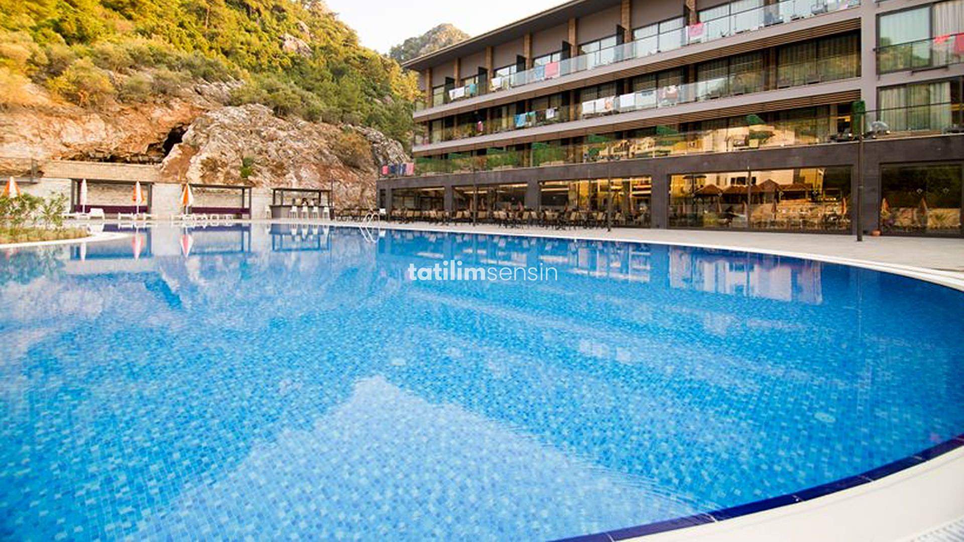 Mirage World Hotel - 1