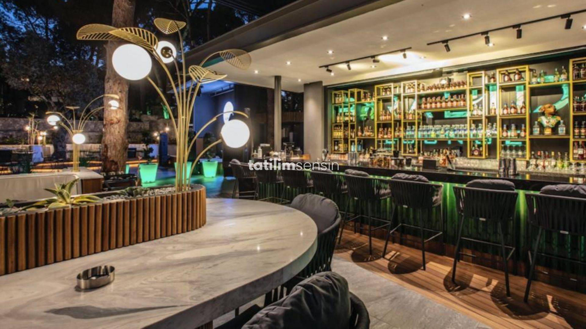 Unique Life Style Hotel - 10