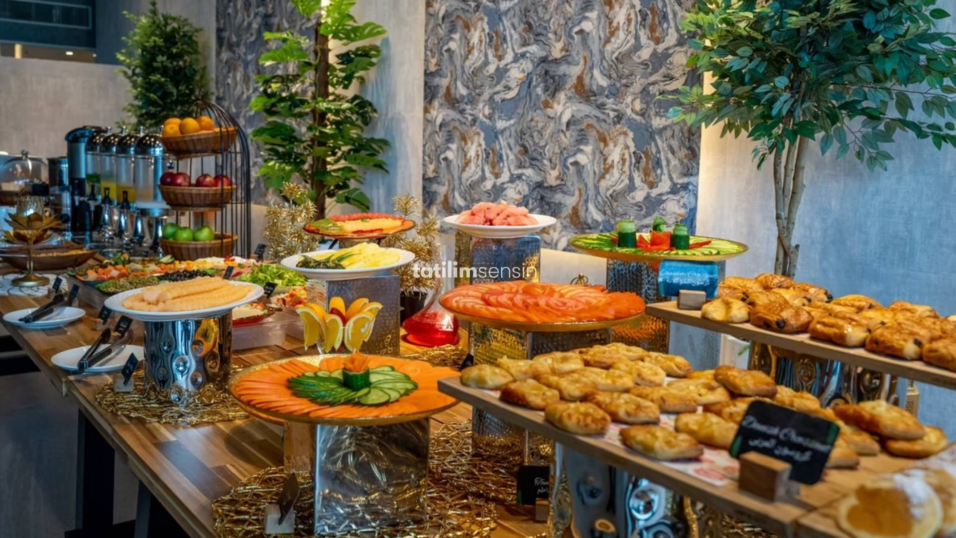 Vogo Grand Hotel Dubai - 9