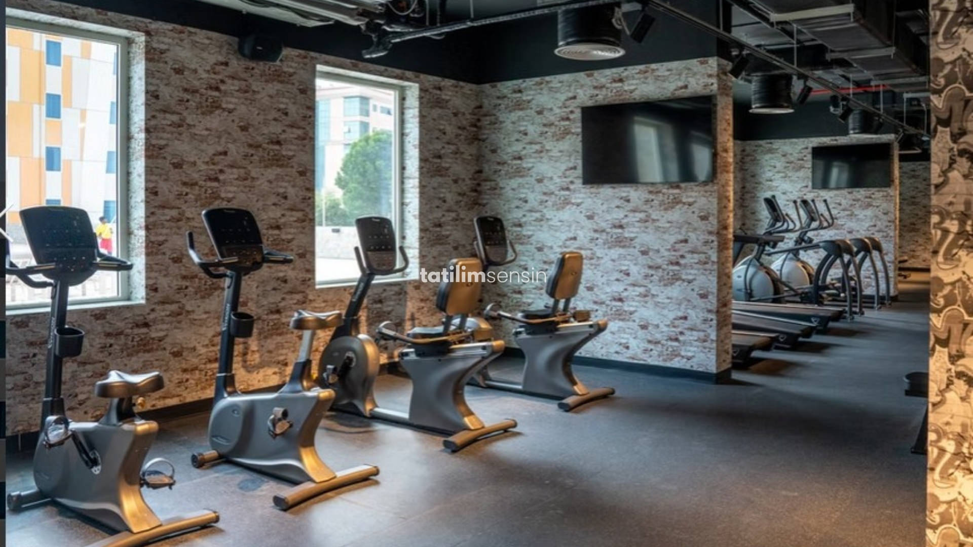 Vogo Grand Hotel Dubai - 11