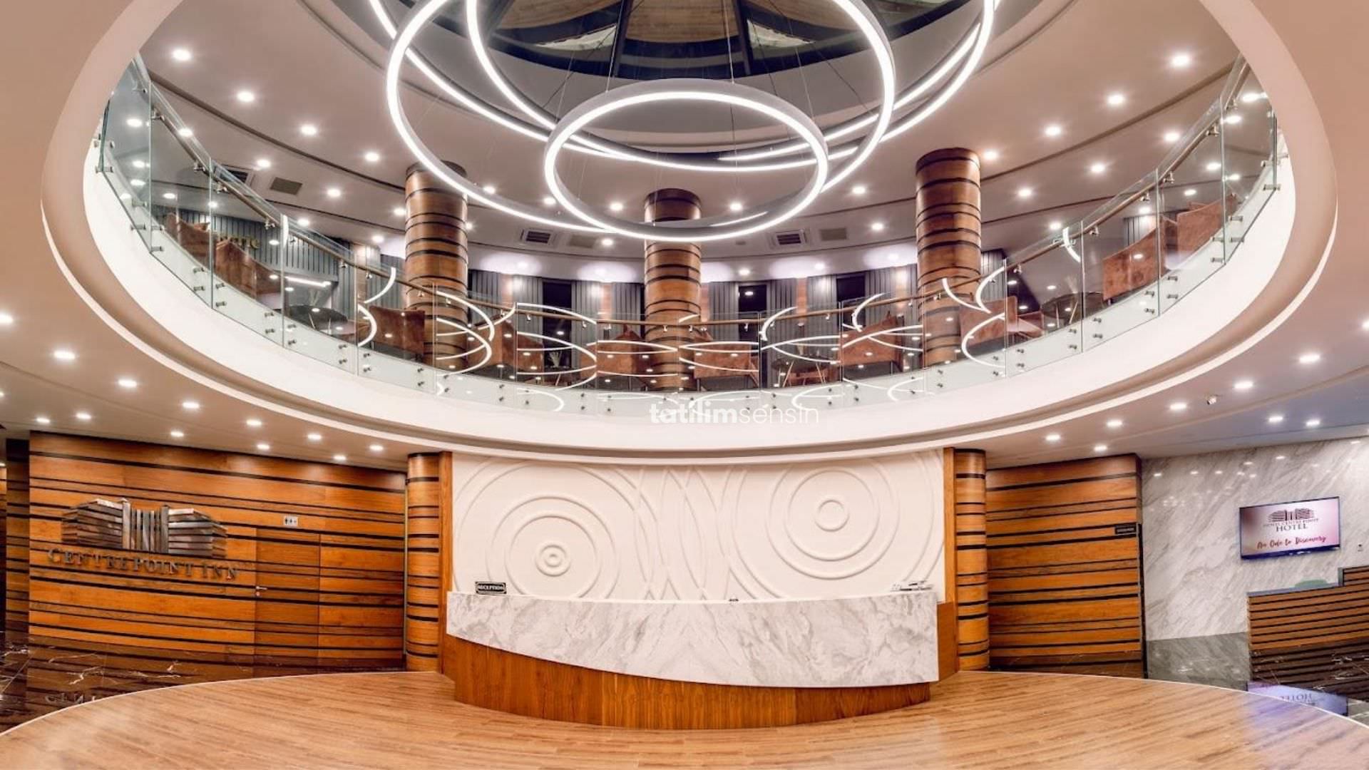 Novel Centre Point Hotel - 5